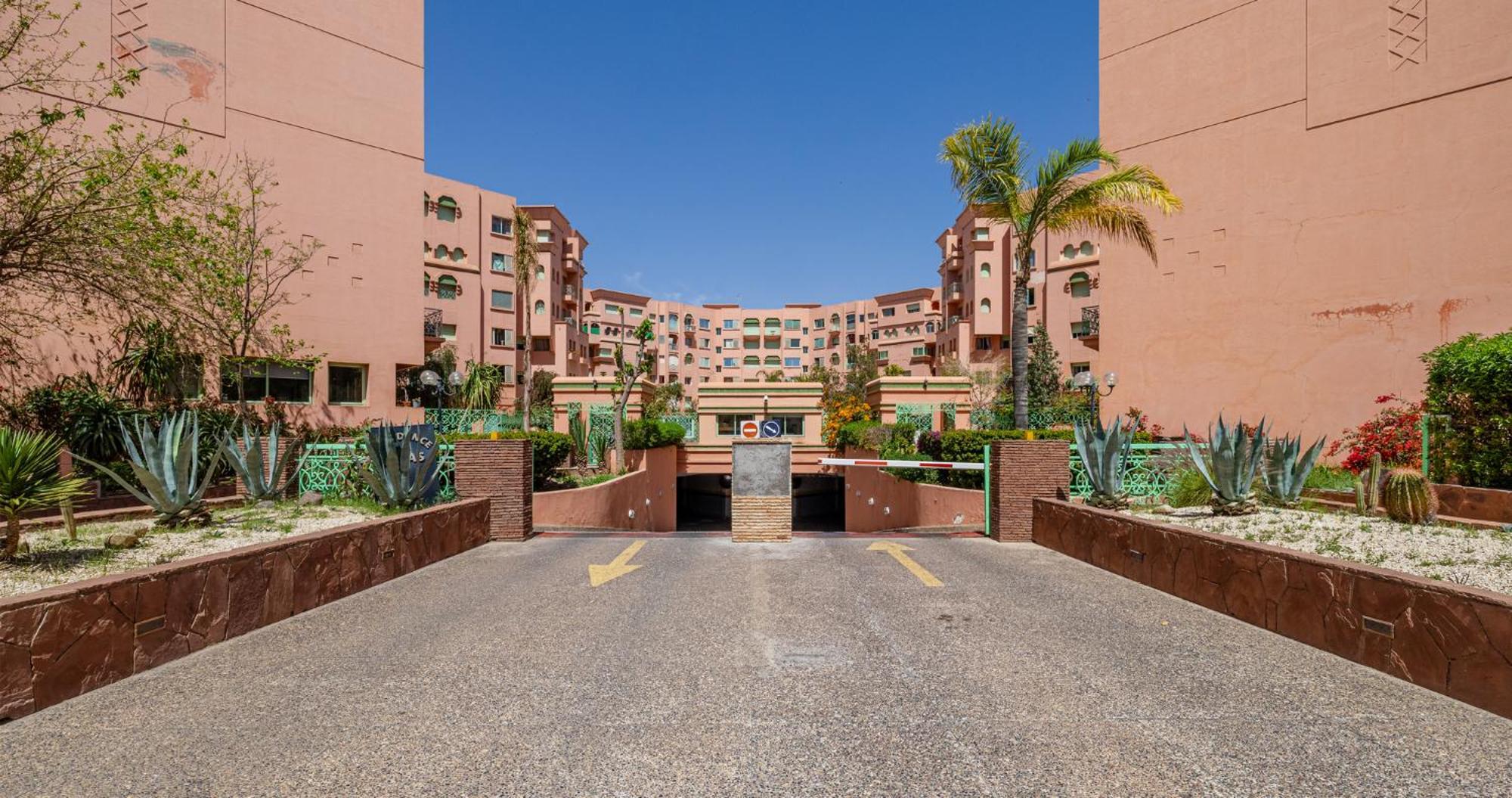 Appartamento Charming 2-bed Oasis Pool View *