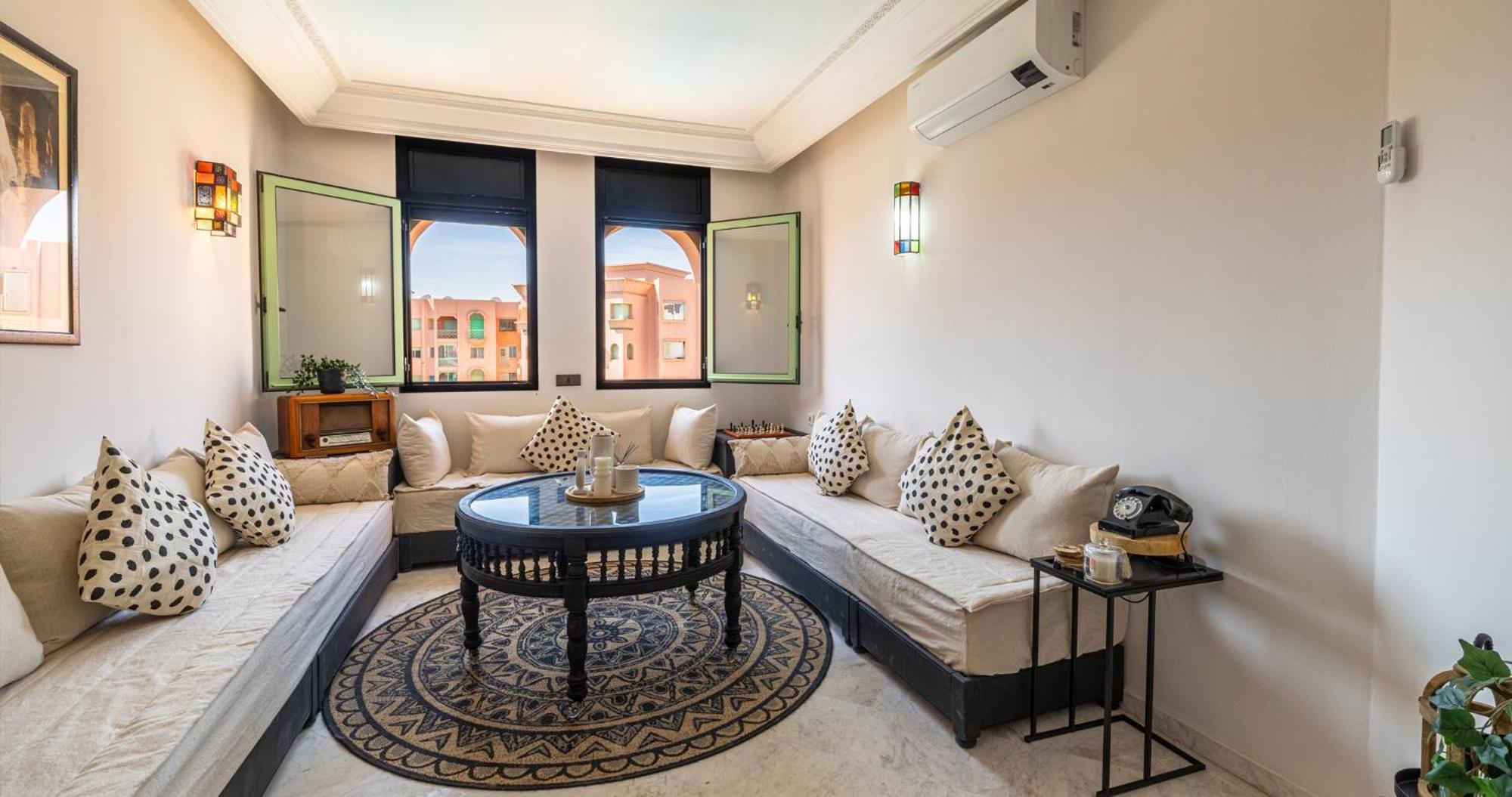 Appartamento Charming 2-bed Oasis Pool View