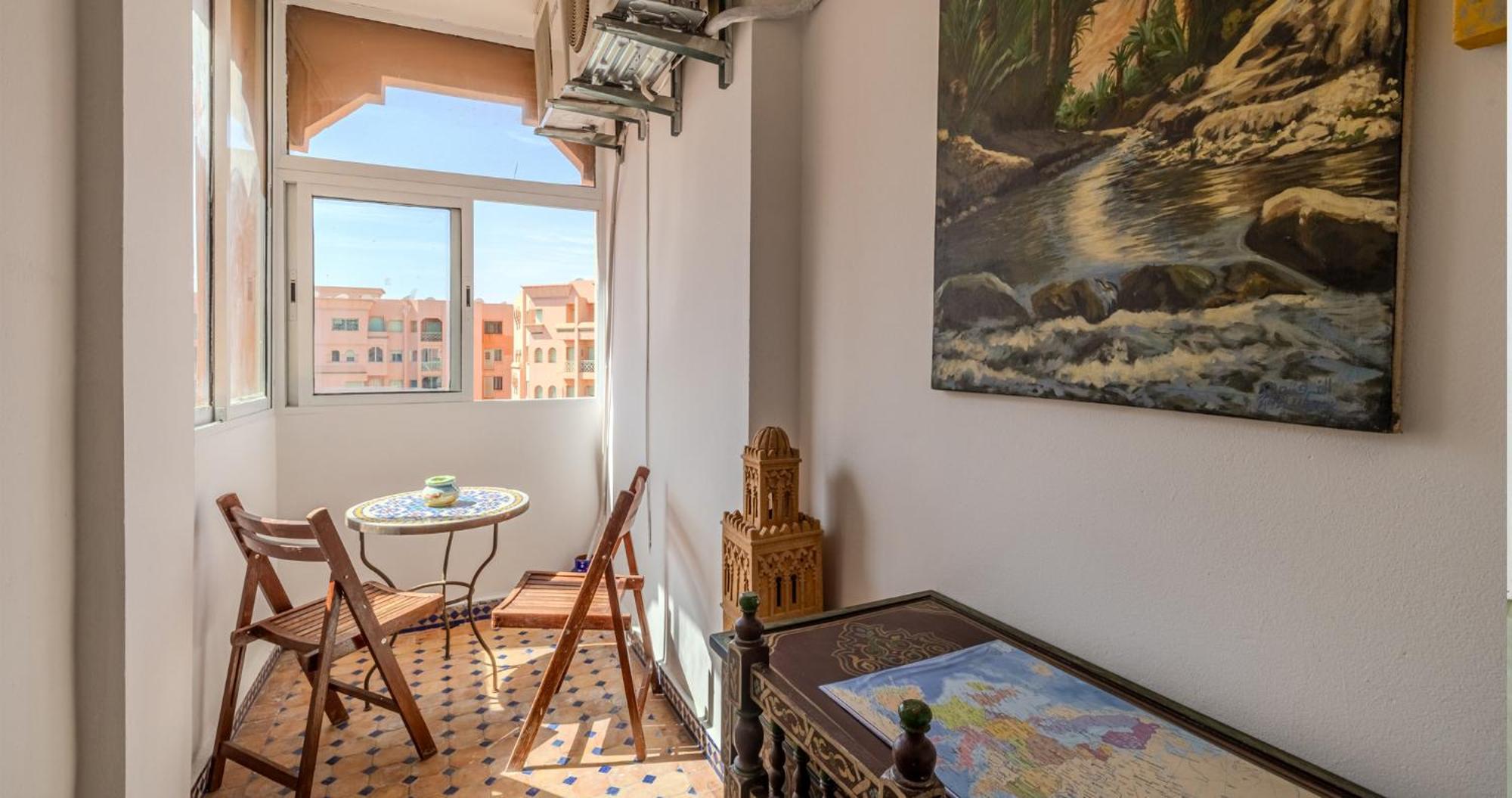 Charming 2-bed Oasis Pool View